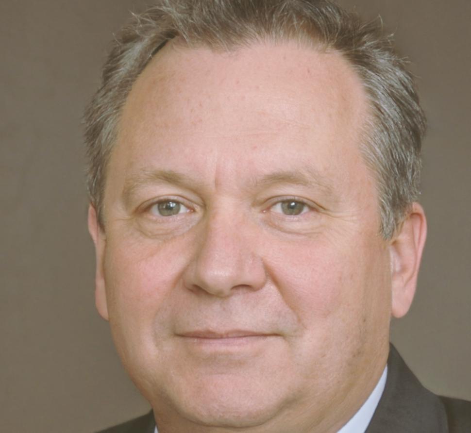 Portret Cosmin Petrescu